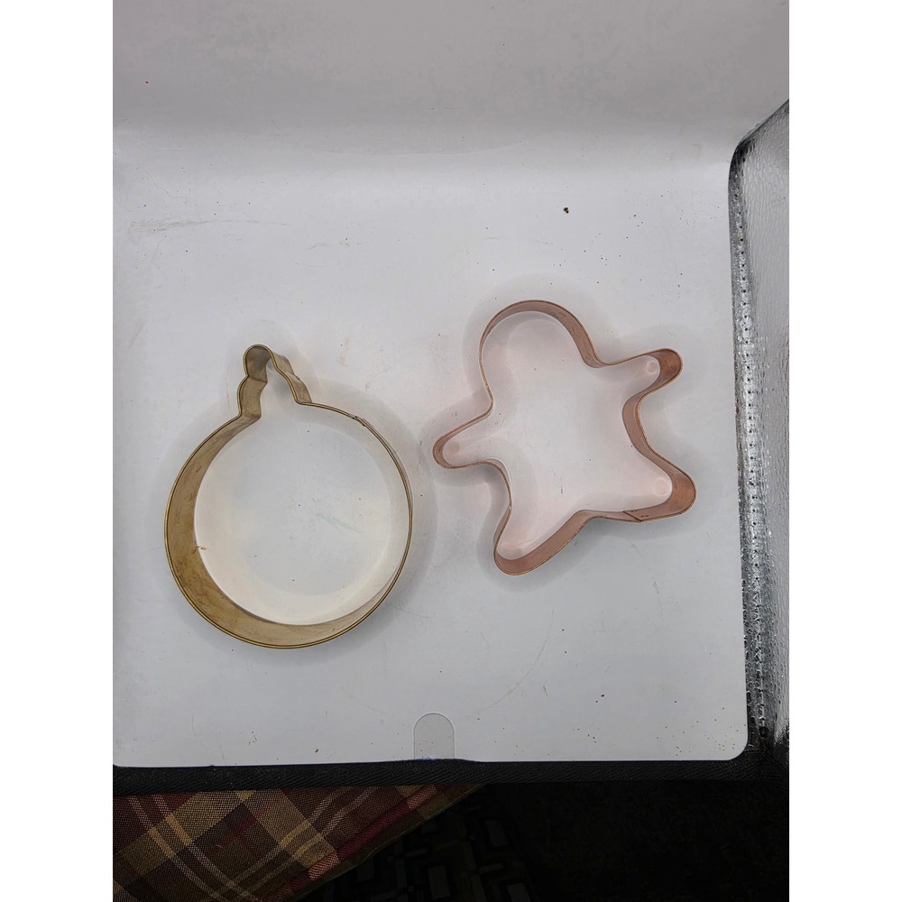 Vintage Metal Cookie Cutters Set Gingerbread Man and Holiday Ornament Shape‎